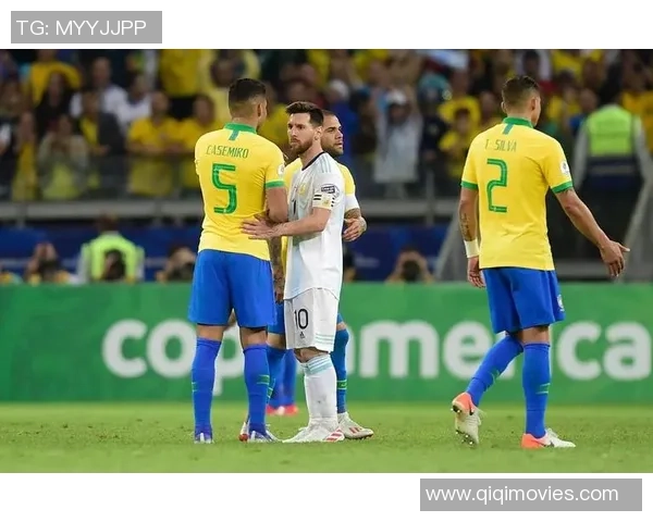 全球足球历史三大巨星谁能登顶这份无可争议的荣耀榜单